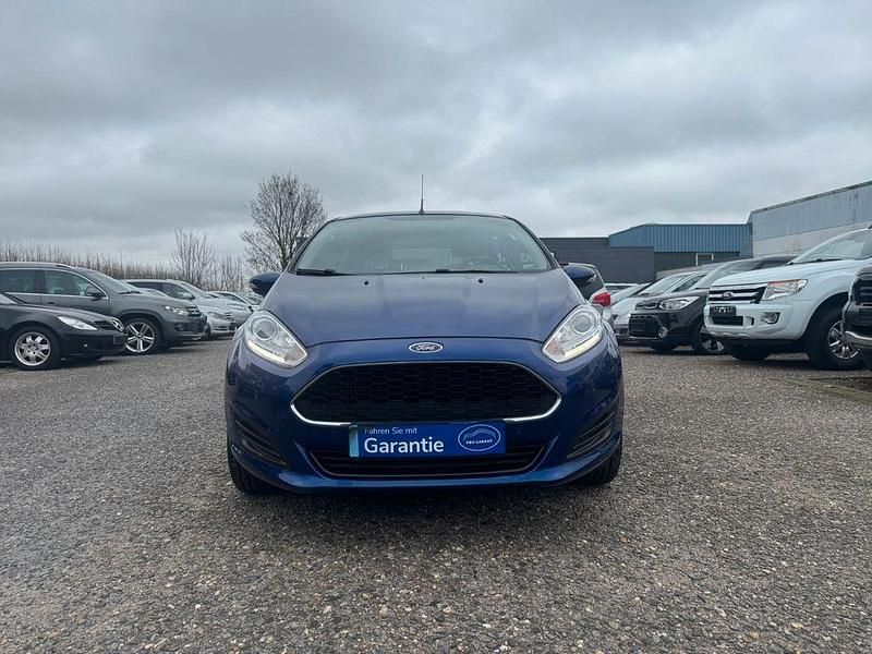 Gebraucht Ford Fiesta Trend 101 PS (74 kW) 2016 Blau Limousine