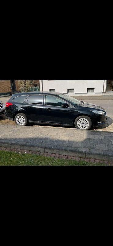 Gebraucht Ford Focus Business Edition 125 PS (91 kW) 2016 Schwarz Kombi
