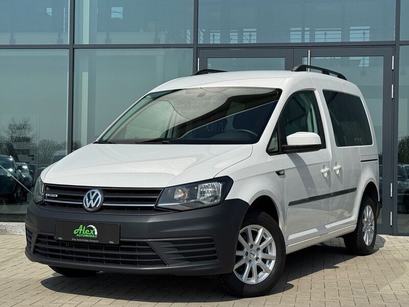 Weiß Gebraucht 2017 VW Caddy Trendline Van / Kleinbus | 10.999 € - Bild 1/4