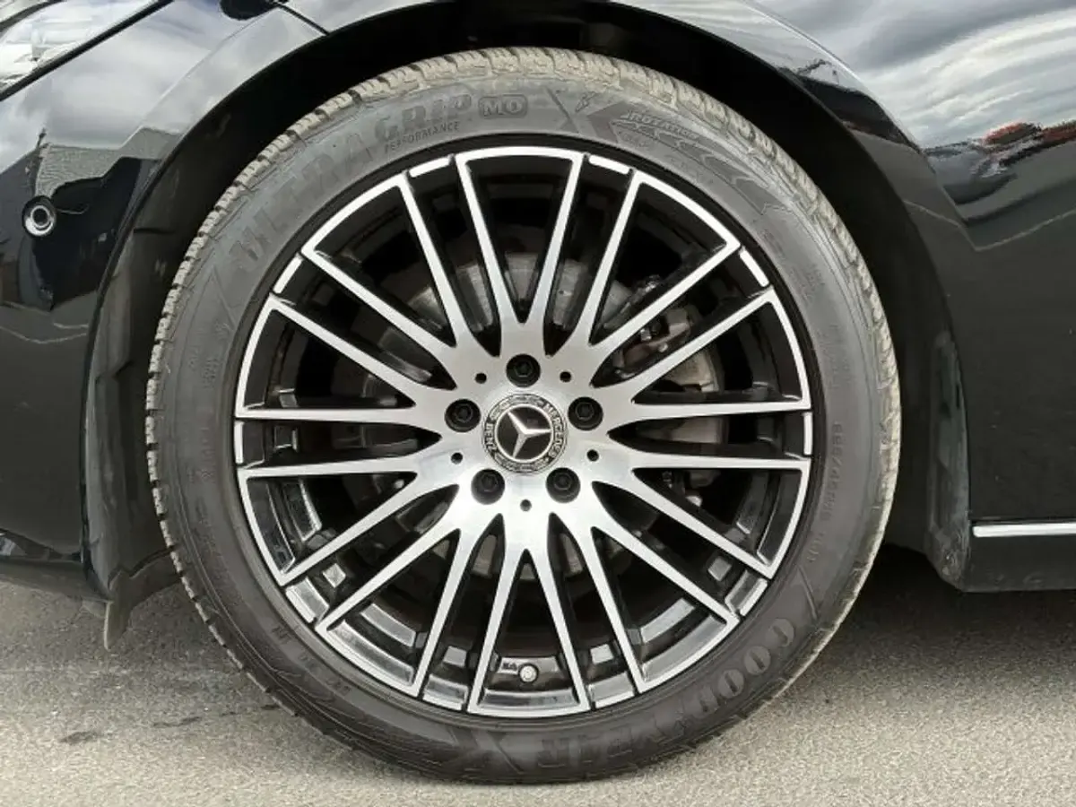 Gebraucht Mercedes C180 Advanced 170 PS (125 kW) 2023 Unilack schwarz Kombi