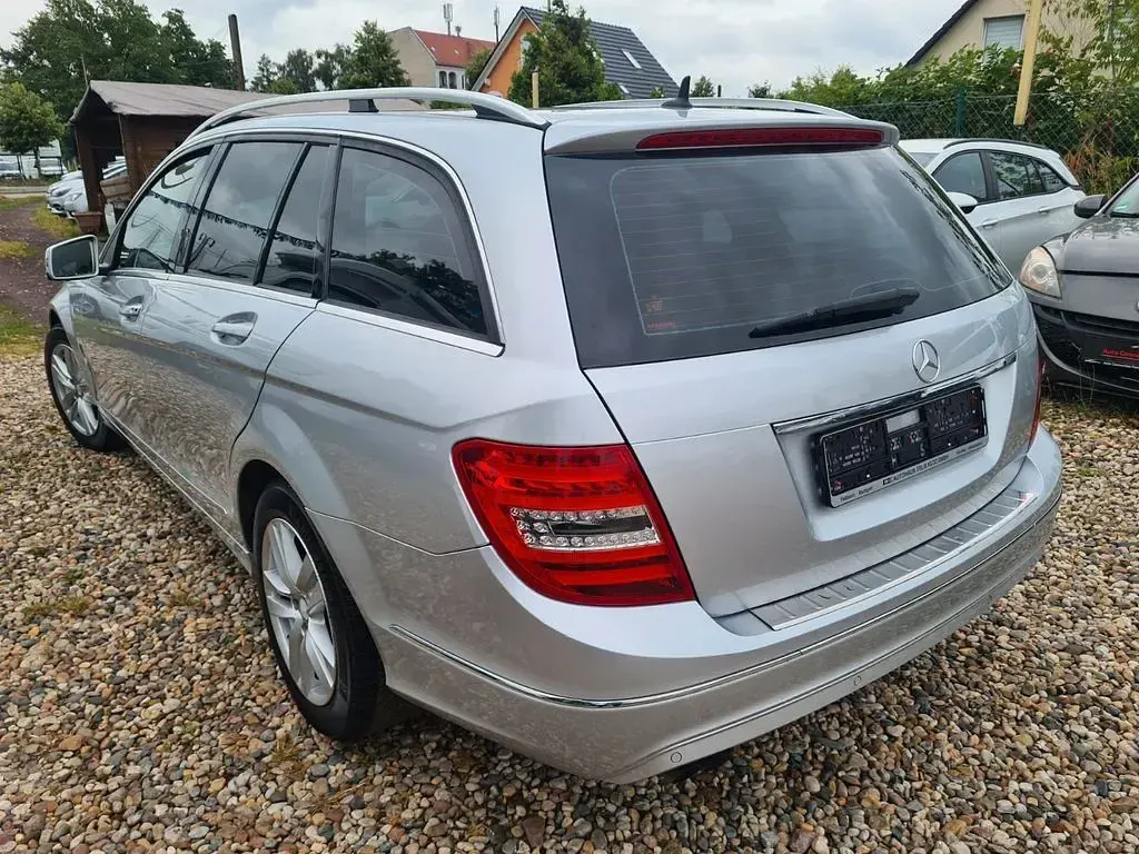 Gebraucht Mercedes C200 Avantgarde 136 PS (100 kW) 2013 Silber Limousine