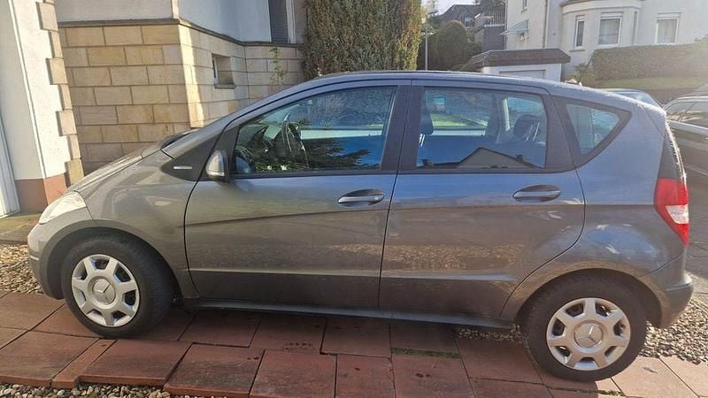 Gebraucht Mercedes A160 95 PS (69 kW) 2012 Grau Van / Kleinbus