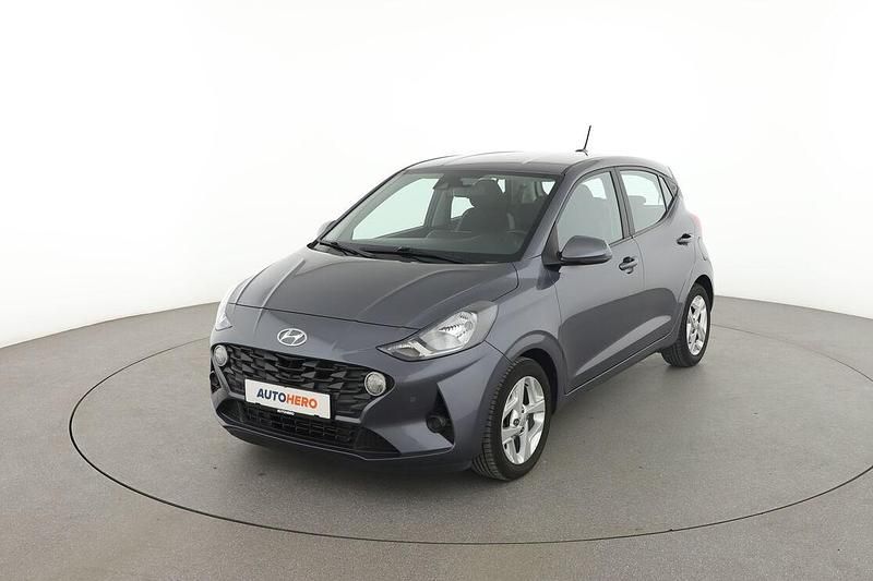 Grau Gebraucht 2020 Hyundai i10 Trend Kleinwagen | 11.130 € (Fairer Preis) - Bild 1/3