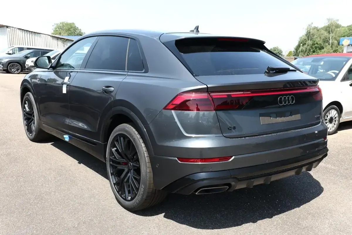 Neu Audi Q8 S-Line 286 PS (210 kW) 2026 Daytonagrau perleffekt SUV
