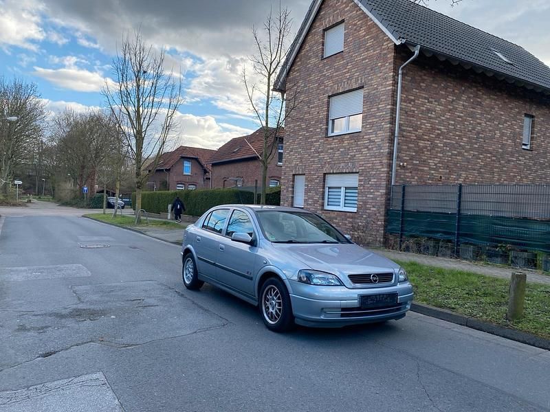 Gebraucht Opel Astra 110 PS (80 kW) 2006 Grau Kleinwagen