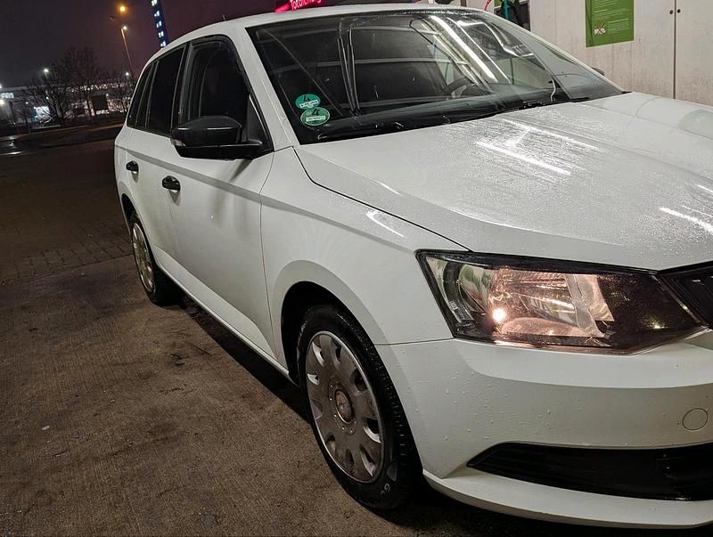 Weiß Gebraucht 2017 Skoda Fabia Kombi | 5.699 € (Fairer Preis) - Bild 1/4