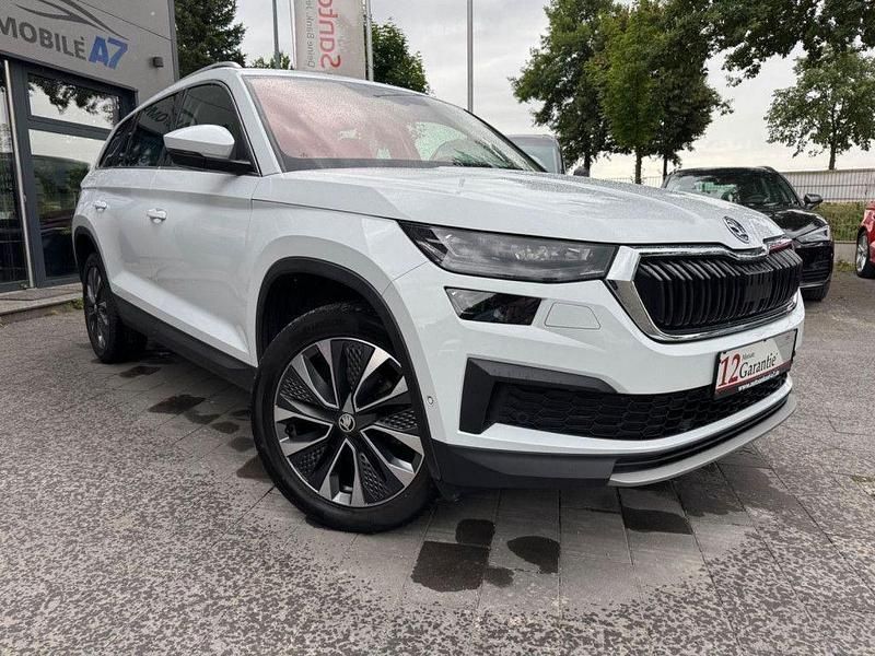 Weiß Gebraucht 2022 Skoda Kodiaq Tour SUV | 27.999 € (Guter Preis) - Bild 1/4