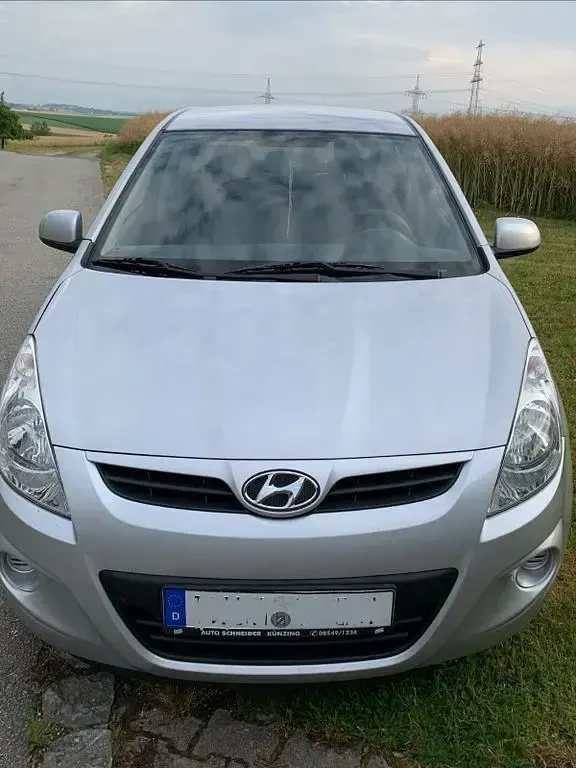 Gebraucht Hyundai i20 101 PS (74 kW) 2009 Silber Kleinwagen