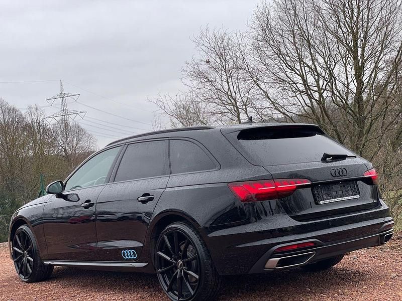 Gebraucht Audi A4 S-Line 150 PS (110 kW) 2022 Schwarz Kombi