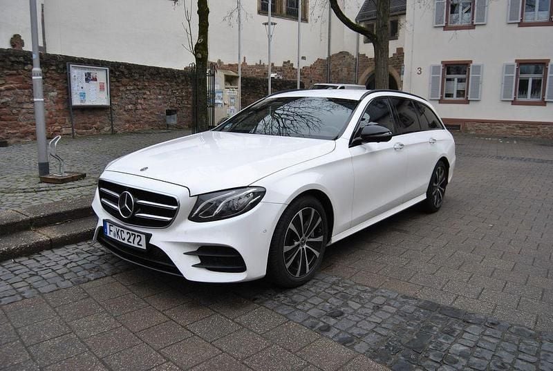 Weiß Gebraucht 2019 Mercedes E400 Limousine | 31.500 € (Fairer Preis) - Bild 1/4