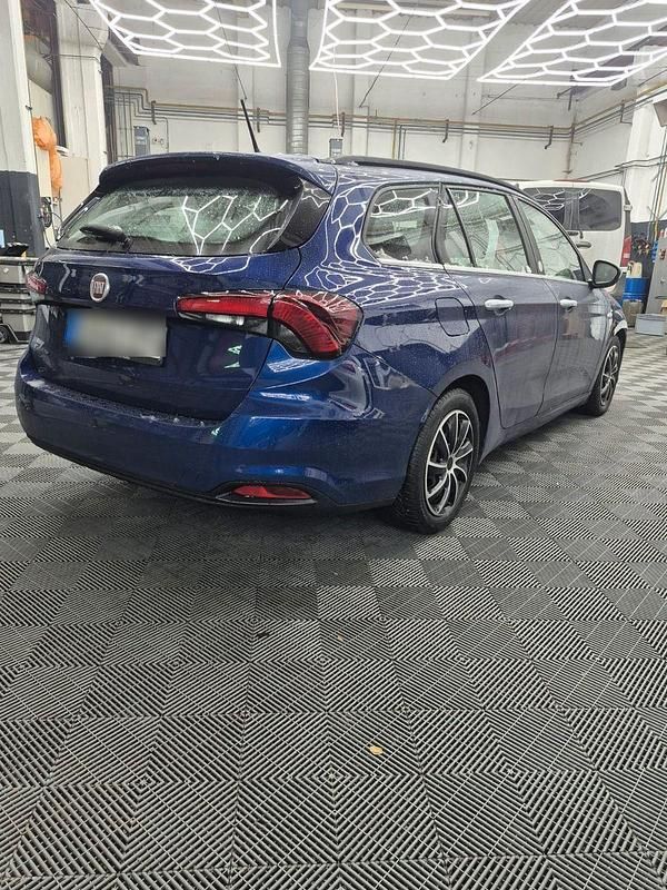 Gebraucht Fiat Tipo Mirror 120 PS (88 kW) 2019 Blau Kombi