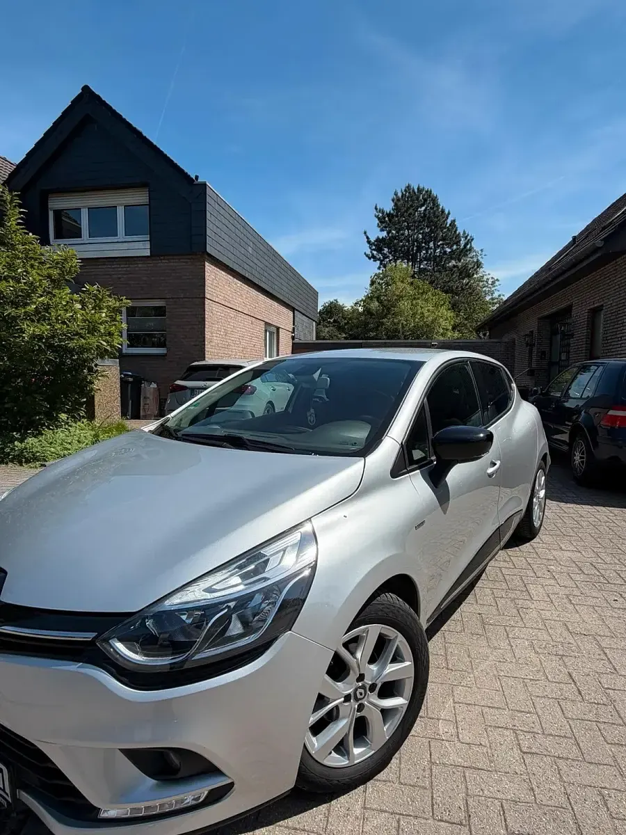 Gebraucht Renault Clio 76 PS (55 kW) 2019 Grau Kleinwagen