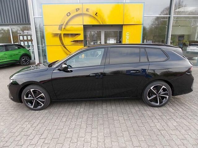 Gebraucht Opel Astra 131 PS (96 kW) 2024 Lackierung schwarz perla nera/ty Limousine