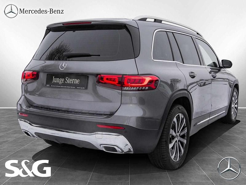Gebraucht Mercedes GLB200 Progressive 163 PS (119 kW) 2023 Metalliclack mountaingrau SUV