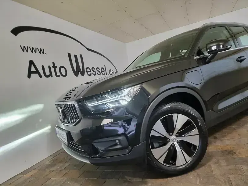 Gebraucht Volvo XC40 211 PS (155 kW) 2021 Onyx black / metallic (metallic) SUV