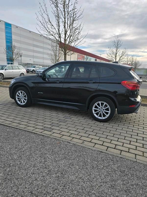 Gebraucht BMW X1 150 PS (110 kW) 2015 Schwarz SUV