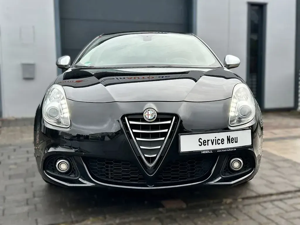 Gebraucht Alfa Romeo Giulietta 105 PS (77 kW) 2014 Schwarz Kleinwagen