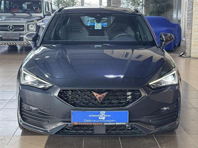 Gebraucht Cupra Leon VZ 245 PS (180 kW) 2024 Grau magnetic tech (metallic) Kombi