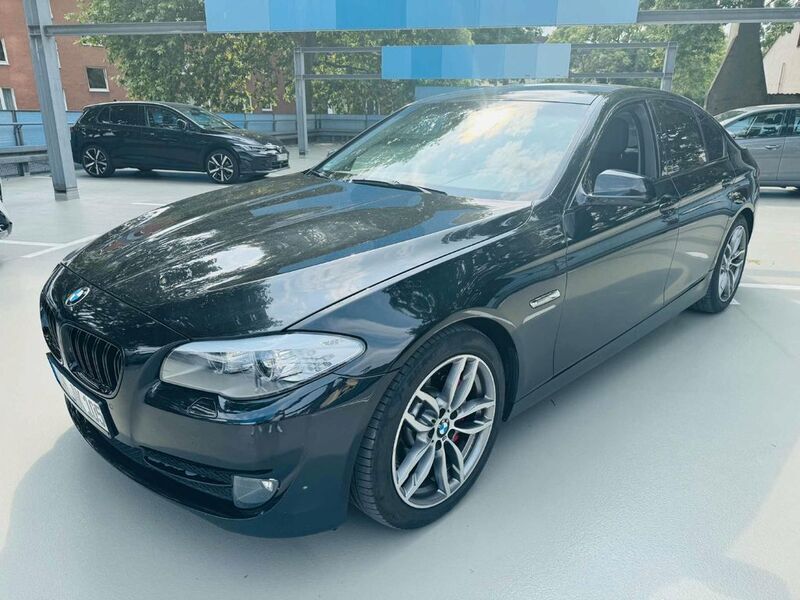 Schwarz Gebraucht 2011 BMW 528 M Sport Limousine | 11.000 € (Fairer Preis) - Bild 1/4
