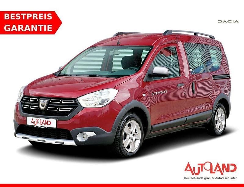 Rot Gebraucht 2021 Dacia Dokker Stepway Van | 19.950 € (Etwas zu teuer) - Bild 1/4