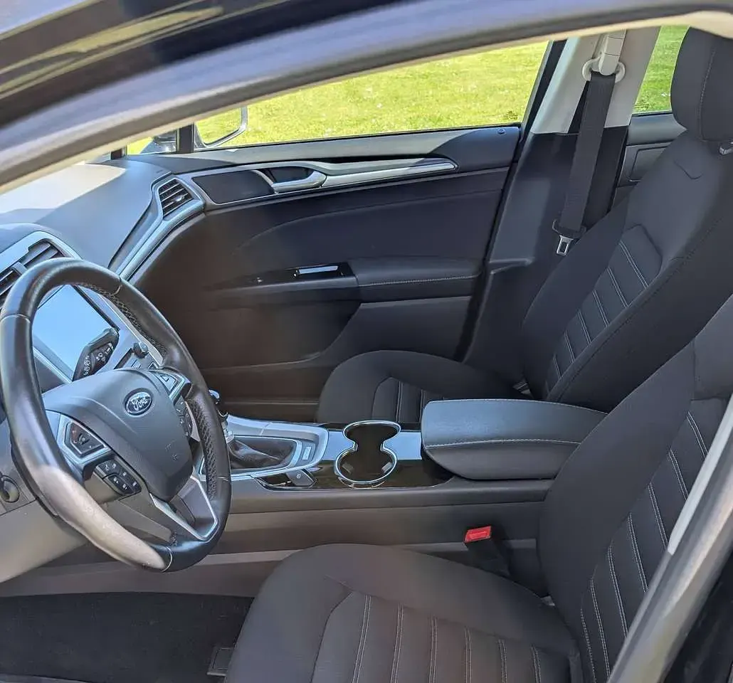 Gebraucht Ford Mondeo Business Edition 160 PS (117 kW) 2017 Schwarz Kombi