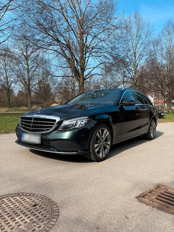 Gebraucht Mercedes 220 194 PS (142 kW) 2018 Grün Kombi