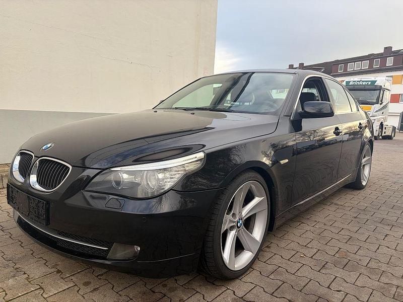 Schwarz Gebraucht 2007 BMW 523 Sport Line Limousine | 4.500 € - Bild 1/4