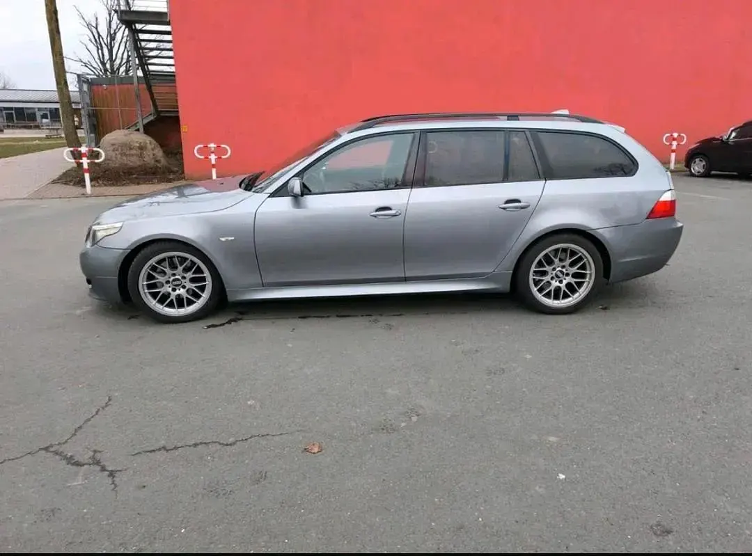 Gebraucht BMW 525 Shadowline 216 PS (158 kW) 2005 Grau Kombi