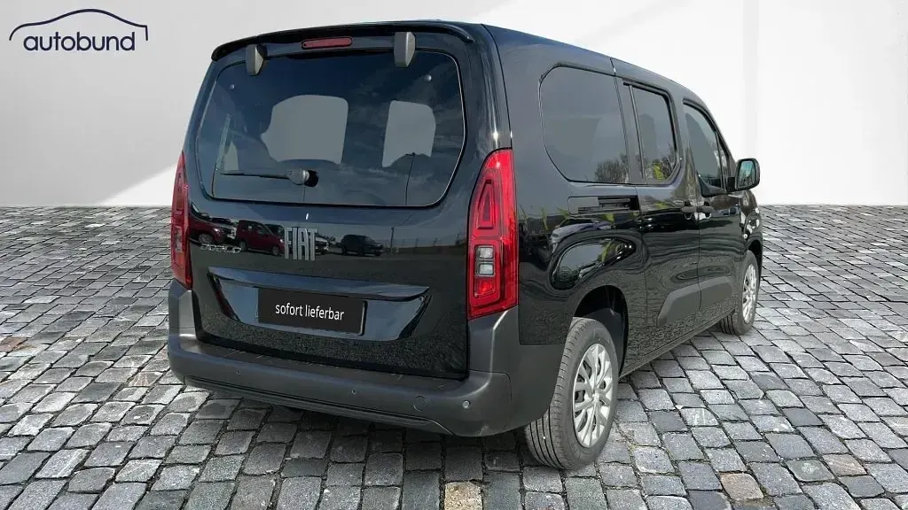 Neu Fiat Doblò 131 PS (96 kW) 2025 Schwarz Van / Kleinbus