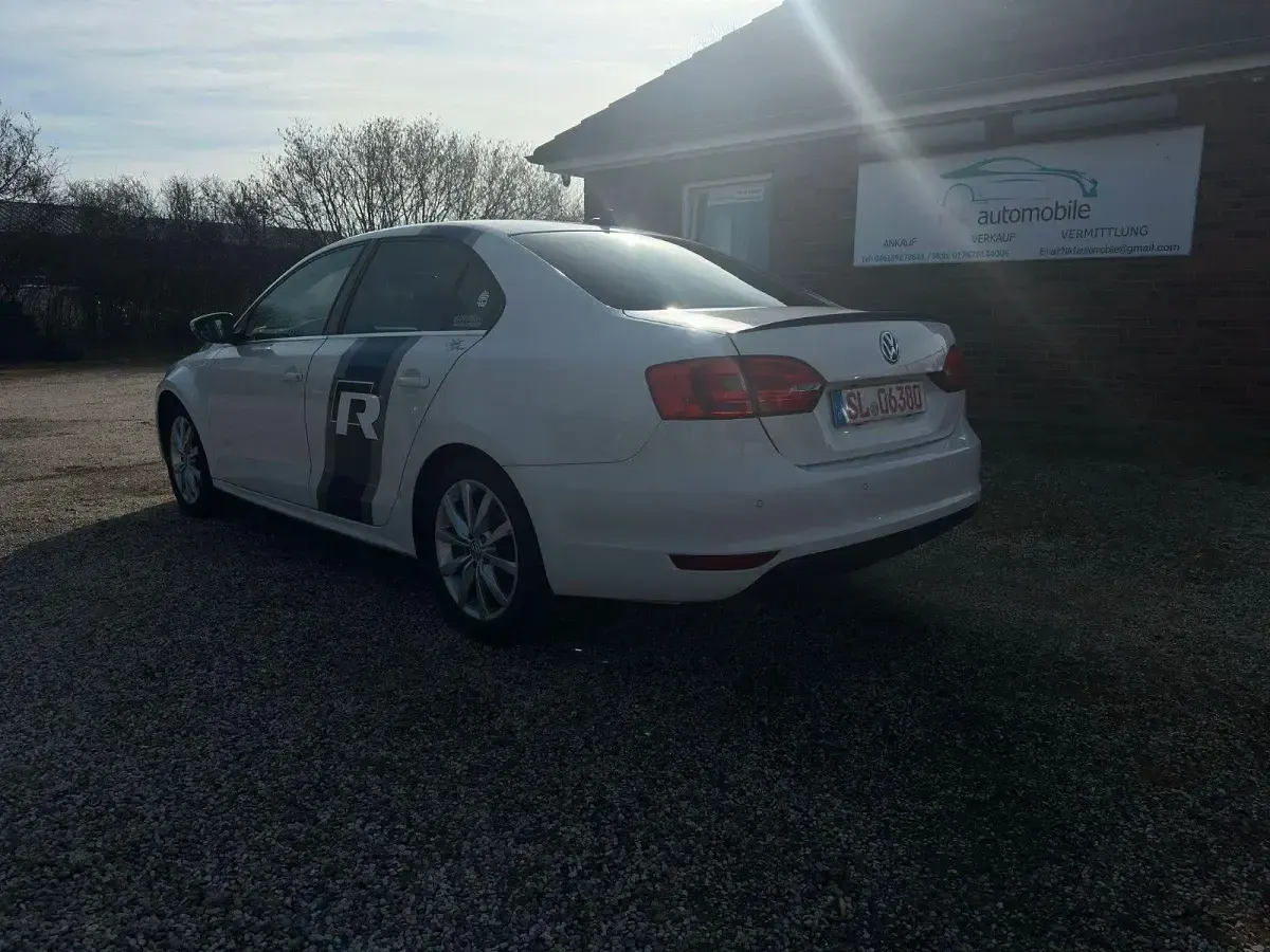 Gebraucht VW Jetta Highline 160 PS (117 kW) 2011 Weiß Limousine