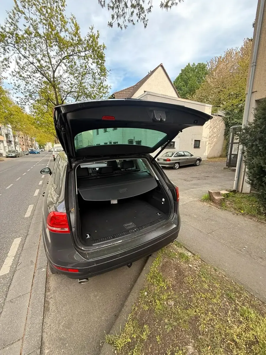 Gebraucht VW Touareg 245 PS (180 kW) 2012 Grau SUV
