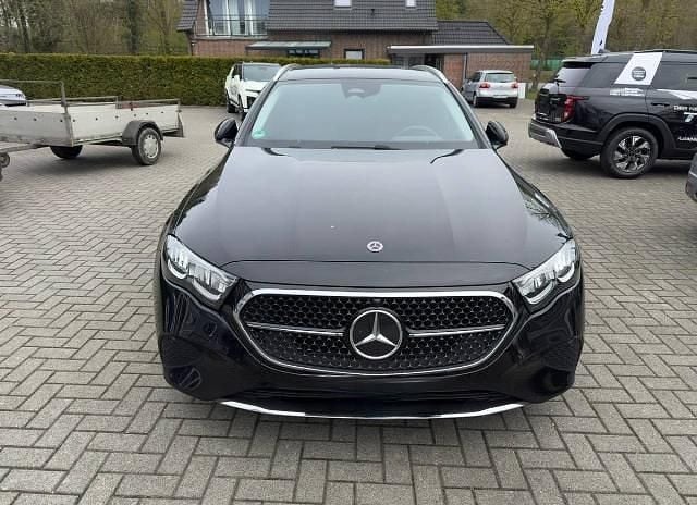 Gebraucht Mercedes E220 Advanced 197 PS (144 kW) 2024 Schwarz Limousine