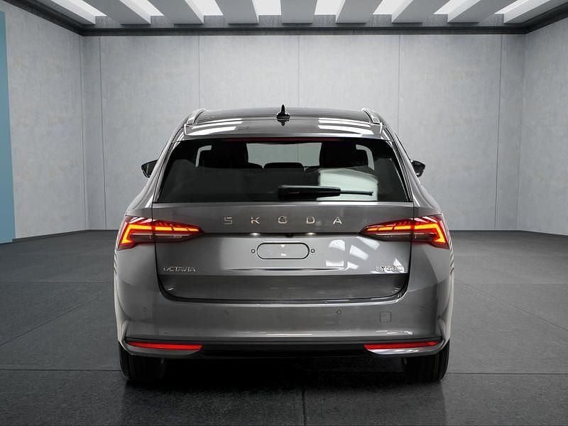 Nowe Skoda Octavia 150 KM (110 kW) 2025 Szary Kombi