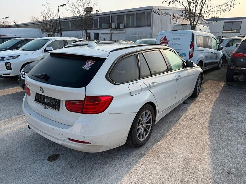 Second-hand BMW 320 184 CP (135 kW) 2012 Alb Break