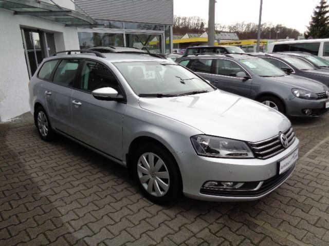 Gebraucht VW Passat 140 PS (102 kW) 2013 Silber metallic Kombi
