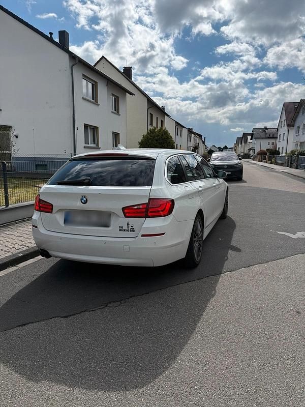 Gebraucht BMW 520 184 PS (135 kW) 2011 Weiß Kombi