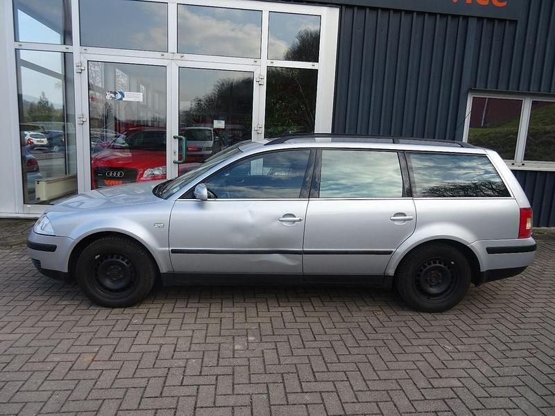 Gebraucht VW Passat 116 PS (85 kW) 2001 Silber Kombi