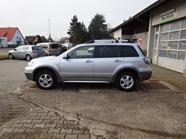 Gebraucht Mitsubishi Outlander Intense 160 PS (117 kW) 2007 Silber SUV