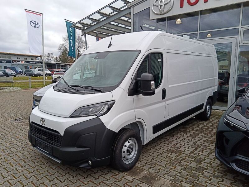 Weiß Neu 2025 Toyota Proace Van | 38.190 € (Etwas zu teuer) - Bild 1/4
