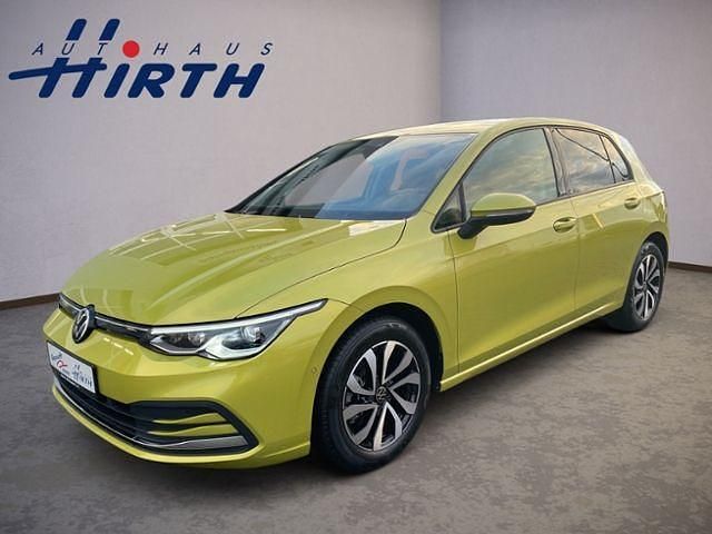 Gebraucht VW Golf VIII Active 131 PS (96 kW) 2022 Gelb metallic Limousine