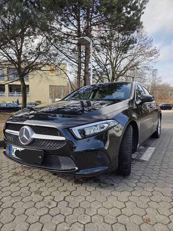 Gebraucht Mercedes A180 Progressive 116 PS (85 kW) 2020 Schwarz Limousine