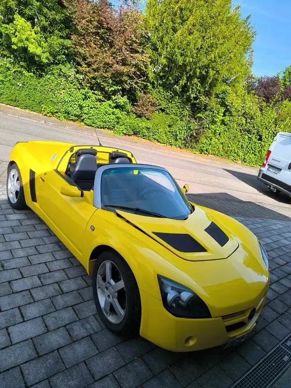 Gebraucht Opel Speedster 147 PS (108 kW) 2002 Gelb Cabrio