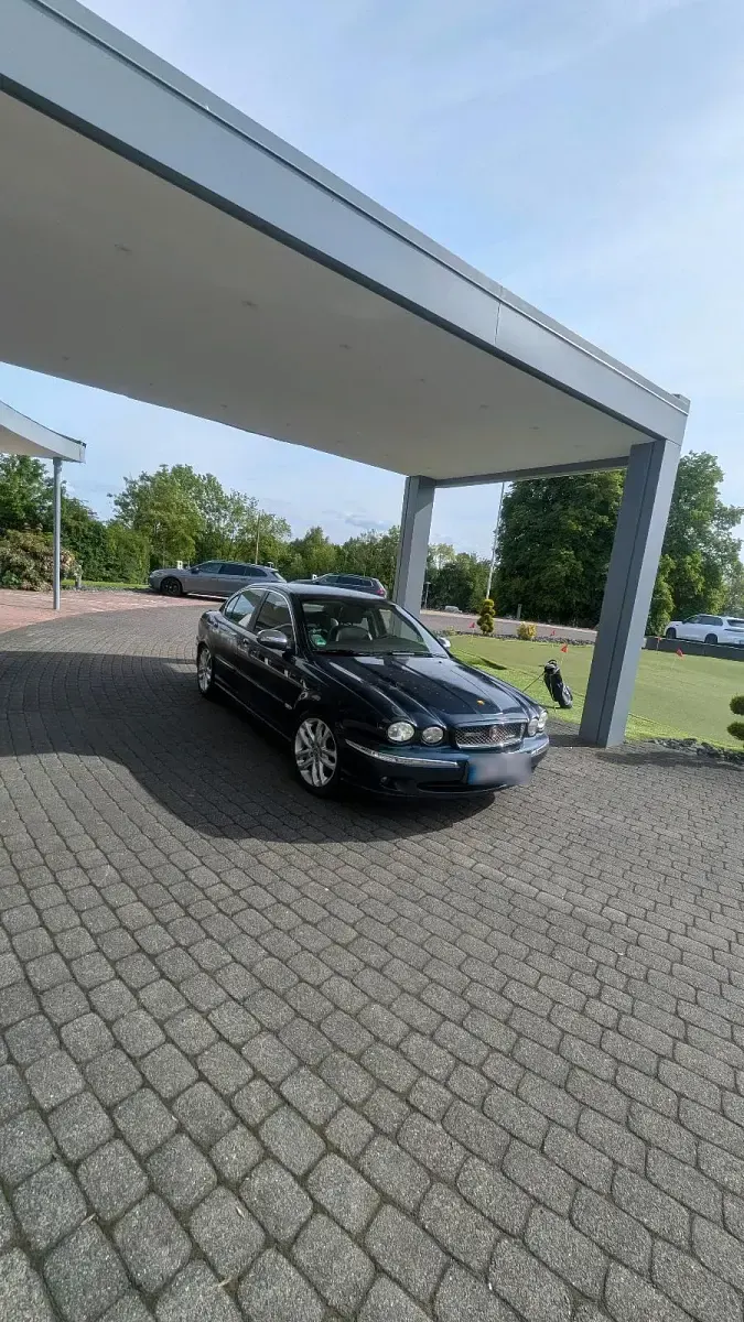 Gebraucht Jaguar X-type 196 PS (144 kW) 2009 Blau Limousine