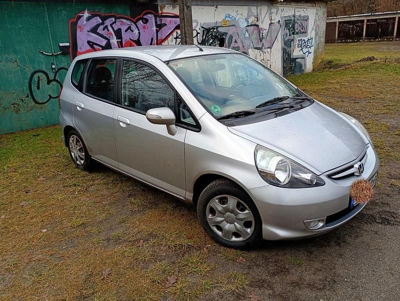 Gebraucht Honda Jazz 83 PS (61 kW) 2008 Silber Kleinwagen