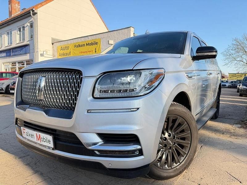 Silber Gebraucht 2020 Lincoln Navigator SUV | 36.998 € - Bild 1/4