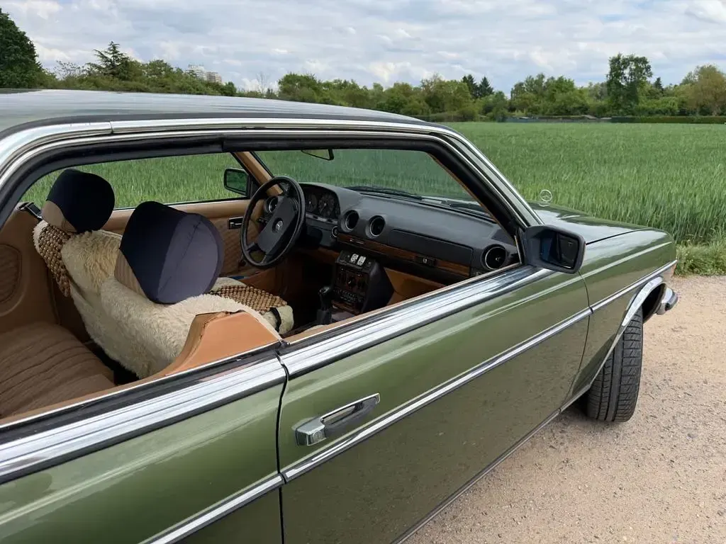 Gebraucht Mercedes 230 136 PS (100 kW) 1982 Grün Limousine
