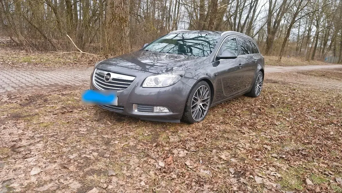 Gebraucht Opel Insignia 160 PS (117 kW) 2011 Grau Kombi