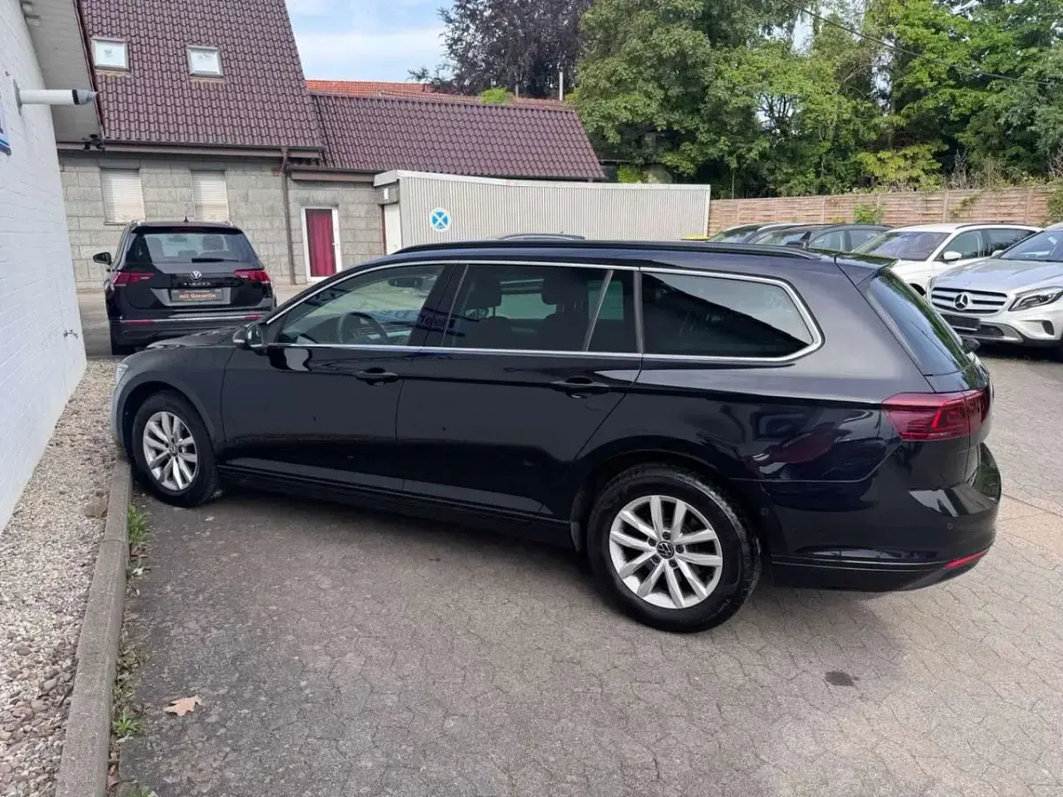Używany VW Passat 122 KM (89 kW) 2023 Czarny Kombi