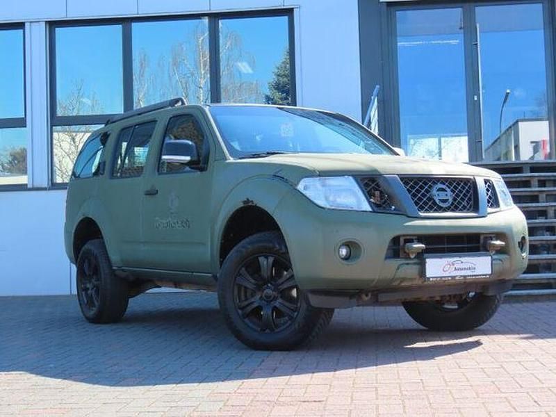 Grün Gebraucht 2011 Nissan Pathfinder XE SUV | 15.900 € (Teuer) - Bild 1/4