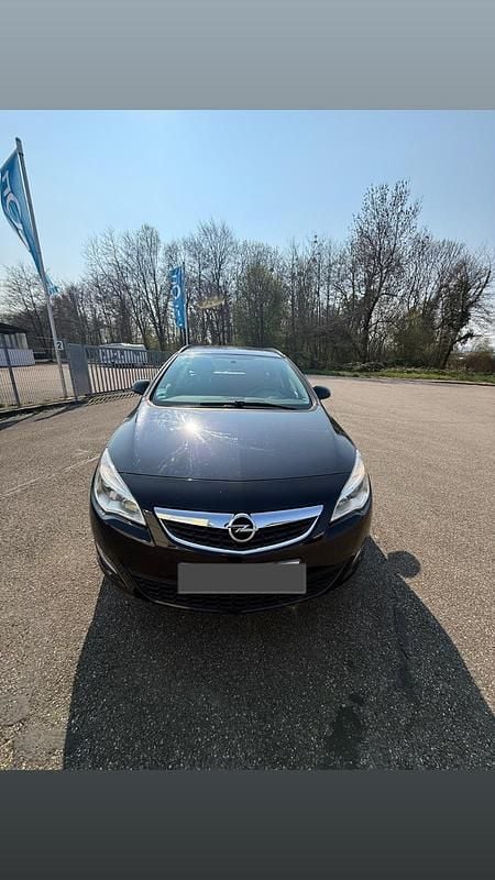 Gebraucht Opel Astra 120 PS (88 kW) 2011 Schwarz Kombi